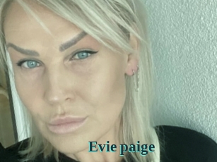 Evie_paige